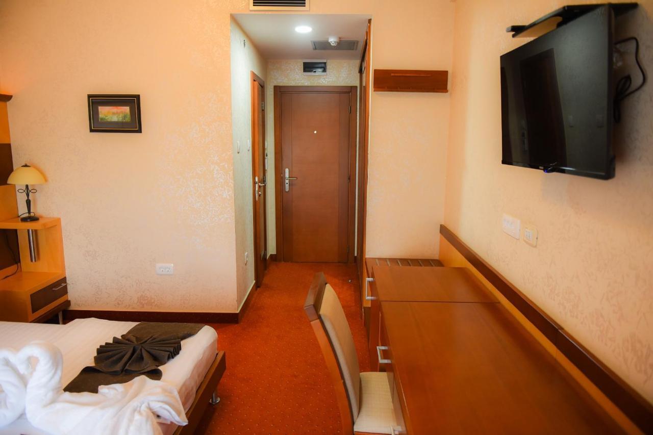 Hotel Marshal Nikšić Bagian luar foto