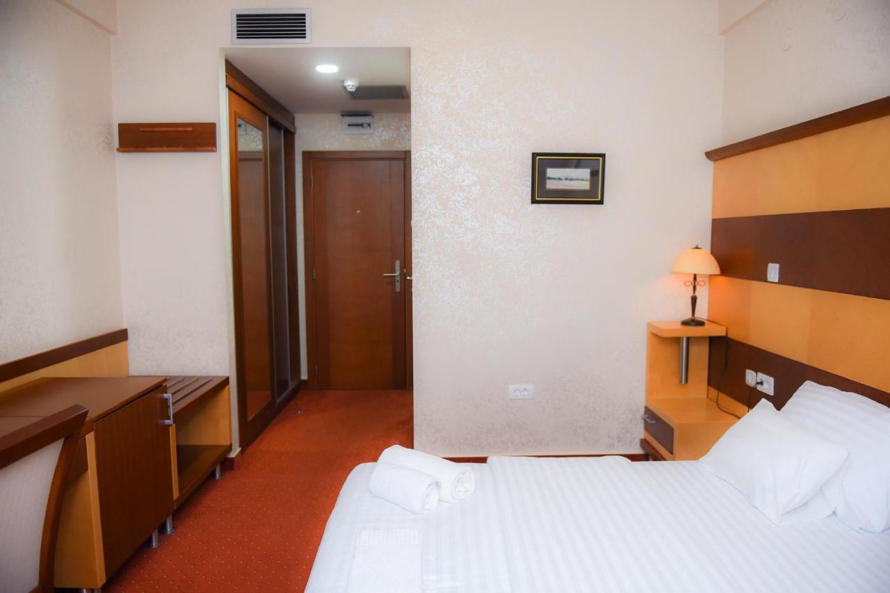 Hotel Marshal Nikšić Bagian luar foto