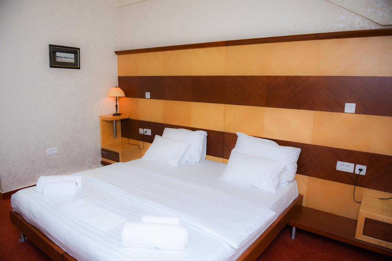 Hotel Marshal Nikšić Bagian luar foto