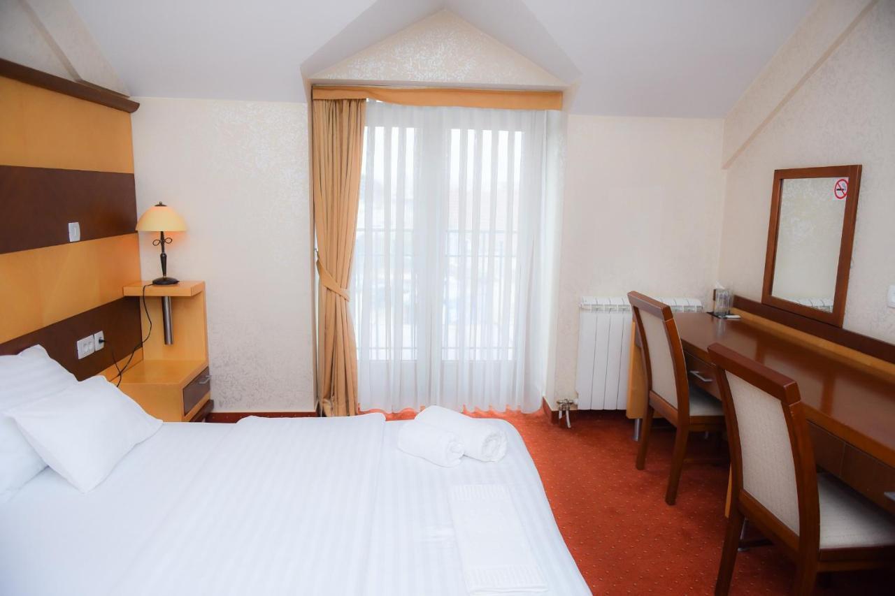 Hotel Marshal Nikšić Bagian luar foto