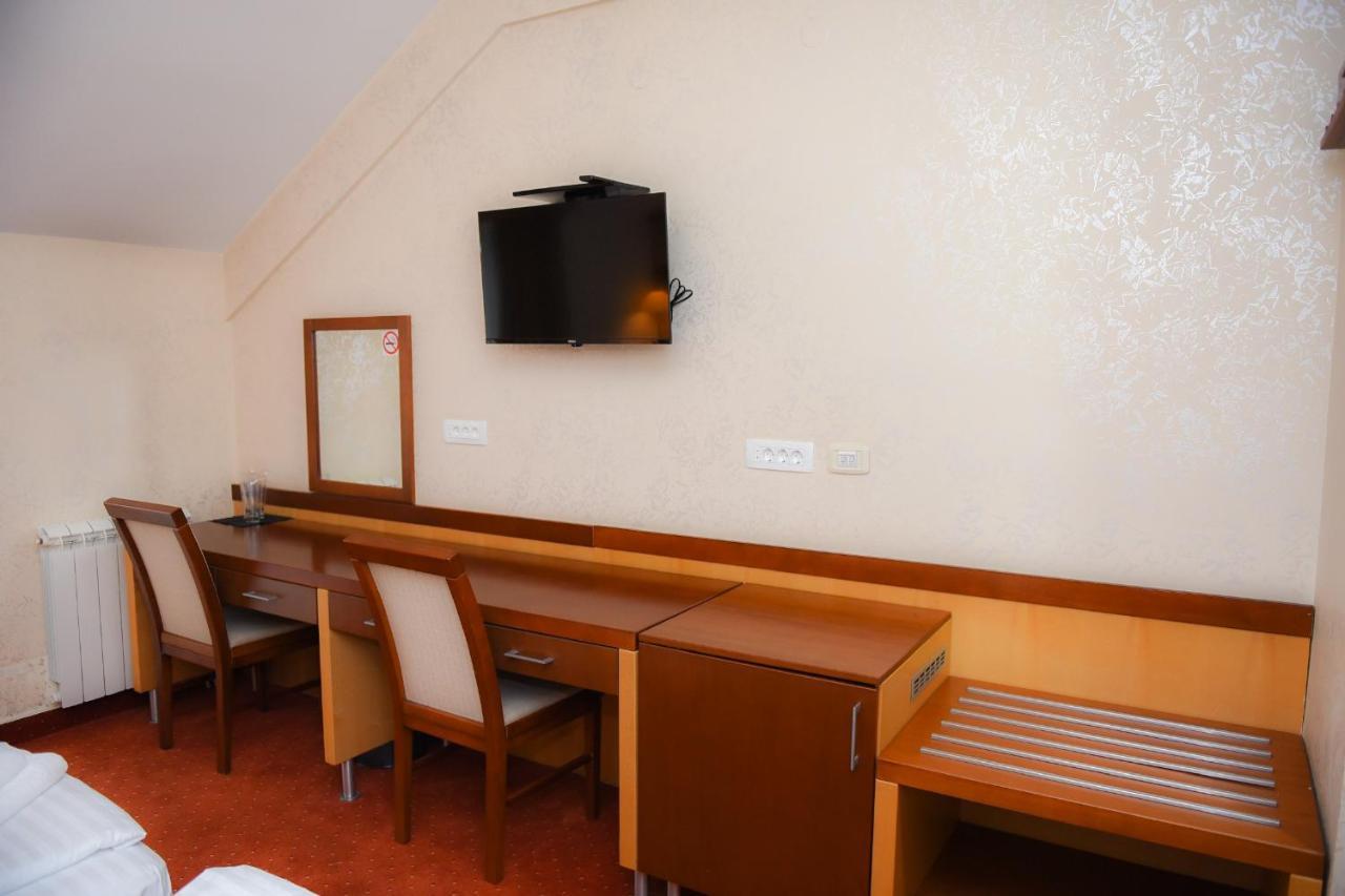 Hotel Marshal Nikšić Bagian luar foto