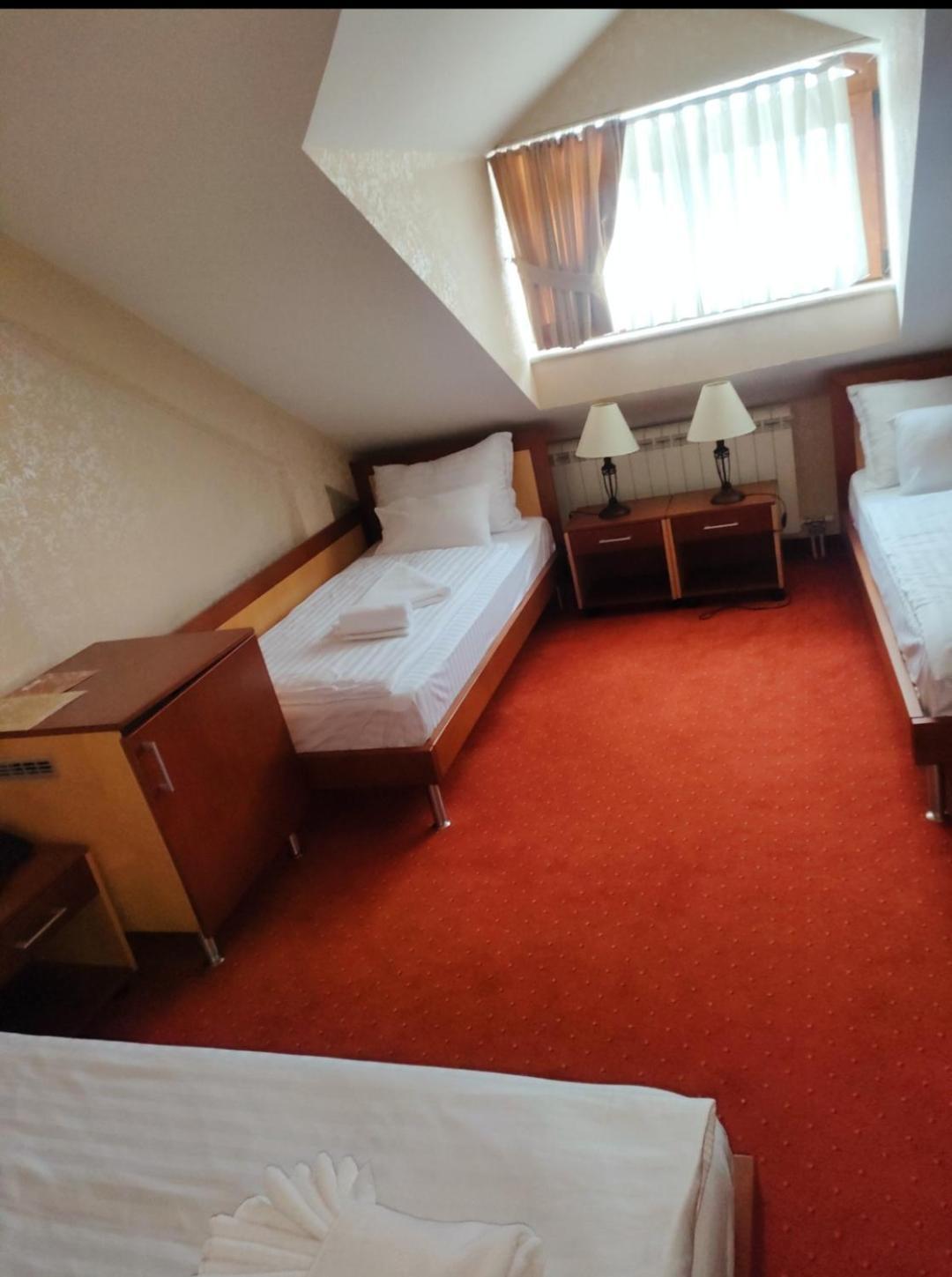 Hotel Marshal Nikšić Bagian luar foto