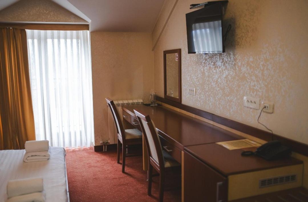 Hotel Marshal Nikšić Bagian luar foto