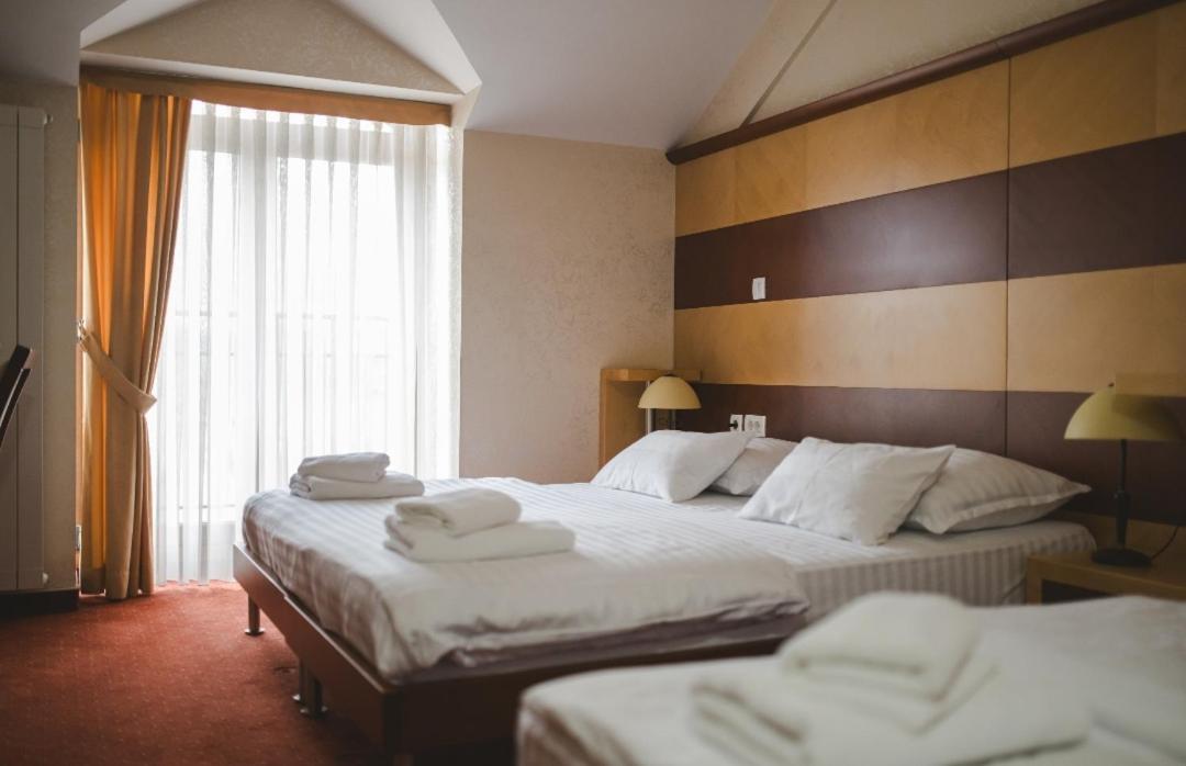 Hotel Marshal Nikšić Bagian luar foto